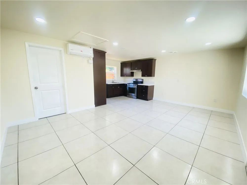 2558 W Lullaby Lane #STUDIO Anaheim, CA 92804