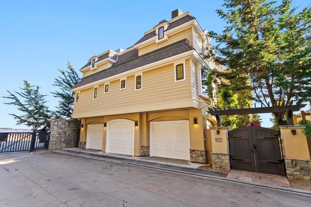 725 Las Olas Drive Aptos, CA 95003