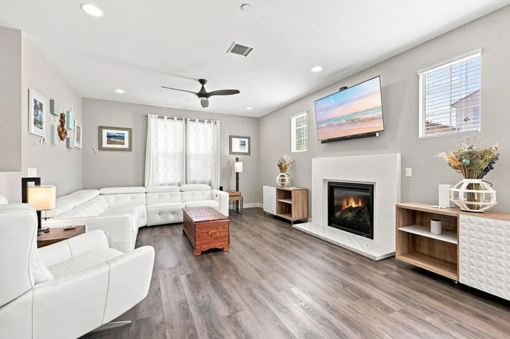 4318 Pacifica Way #2 Oceanside, CA 92056