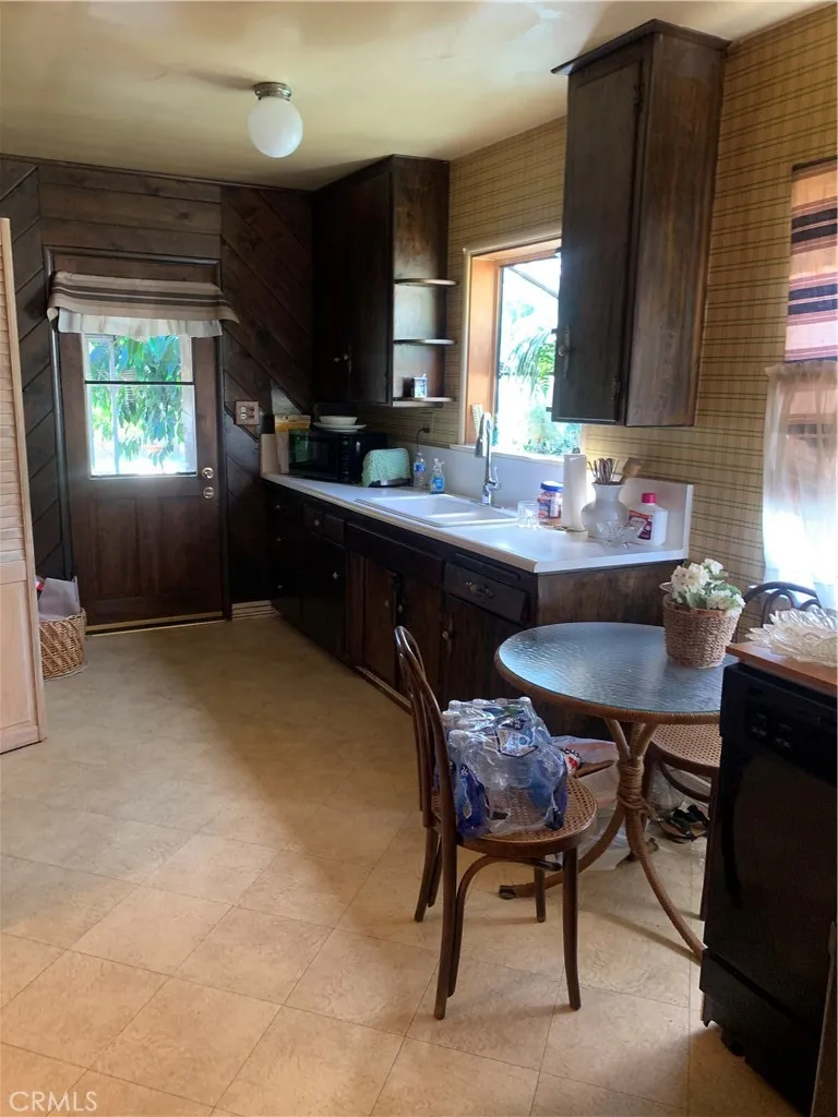 8657 Morehart Sun Valley, CA 91352