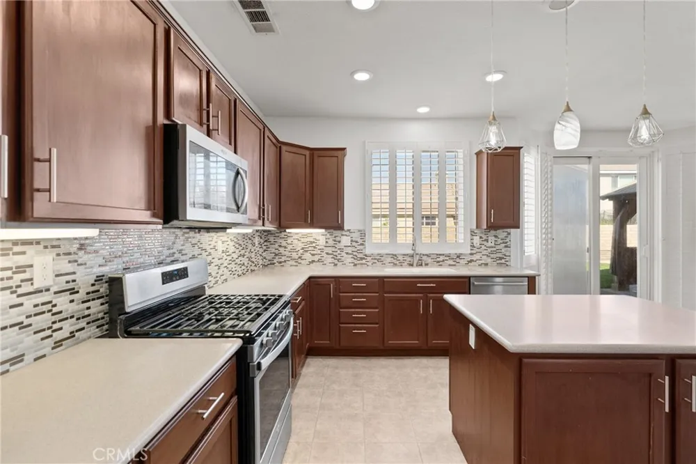 44843 Mariposa Lancaster, CA 93536