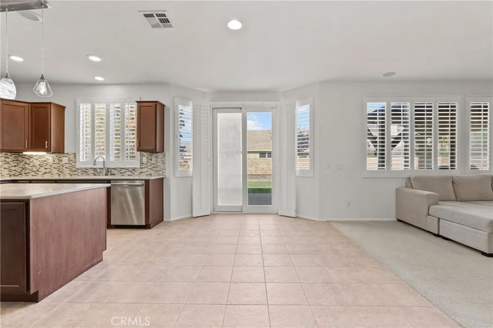 44843 Mariposa Lancaster, CA 93536