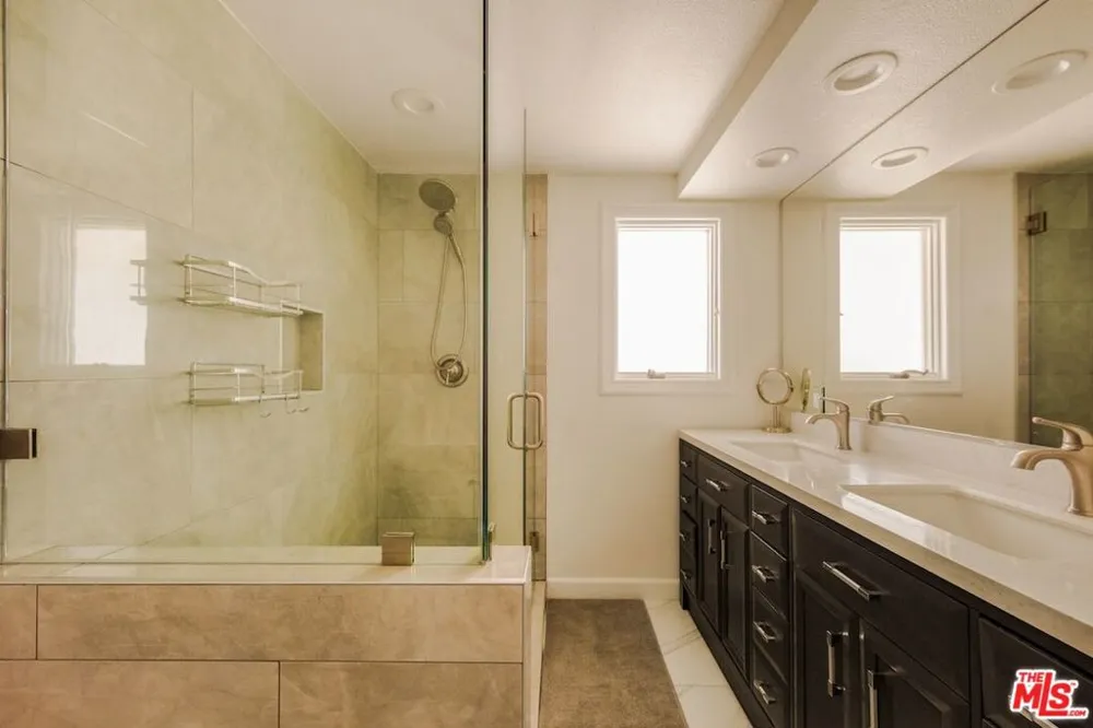 5703 Parkmor Road Calabasas, CA 91302