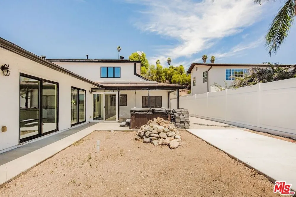 5703 Parkmor Road Calabasas, CA 91302