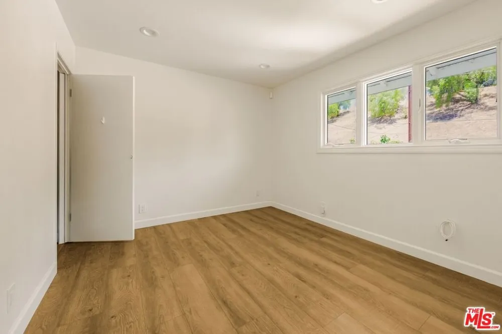 5703 Parkmor Road Calabasas, CA 91302