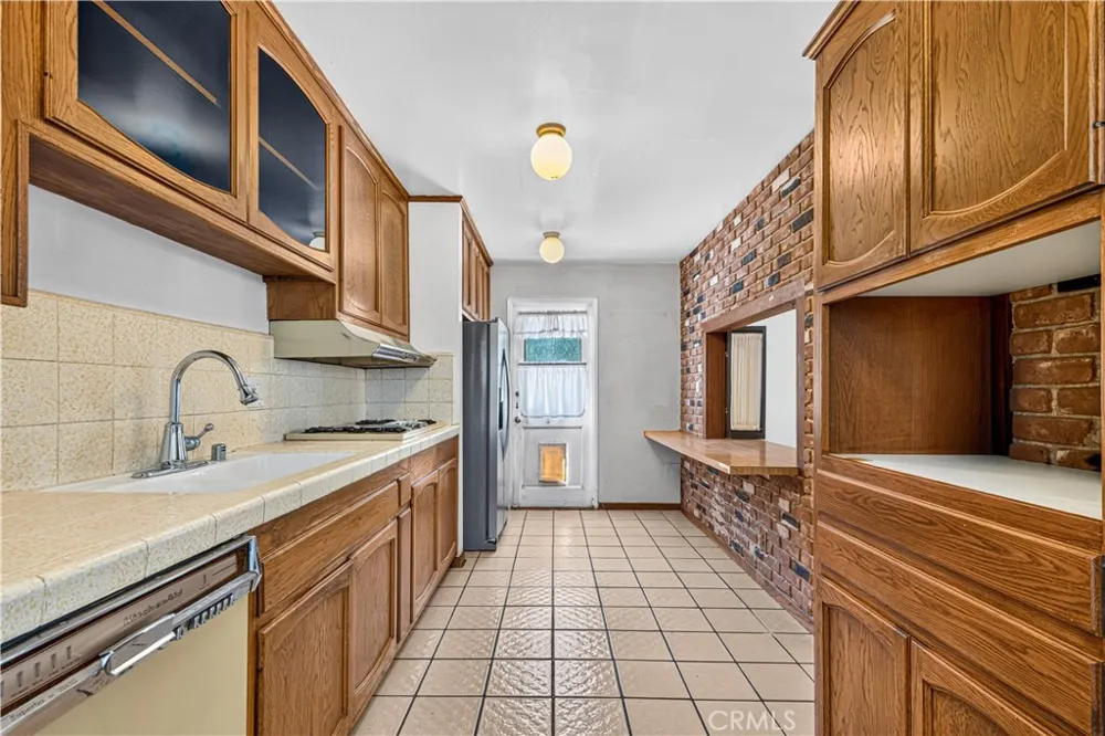 23032 Cohasset Street West Hills, CA 91307