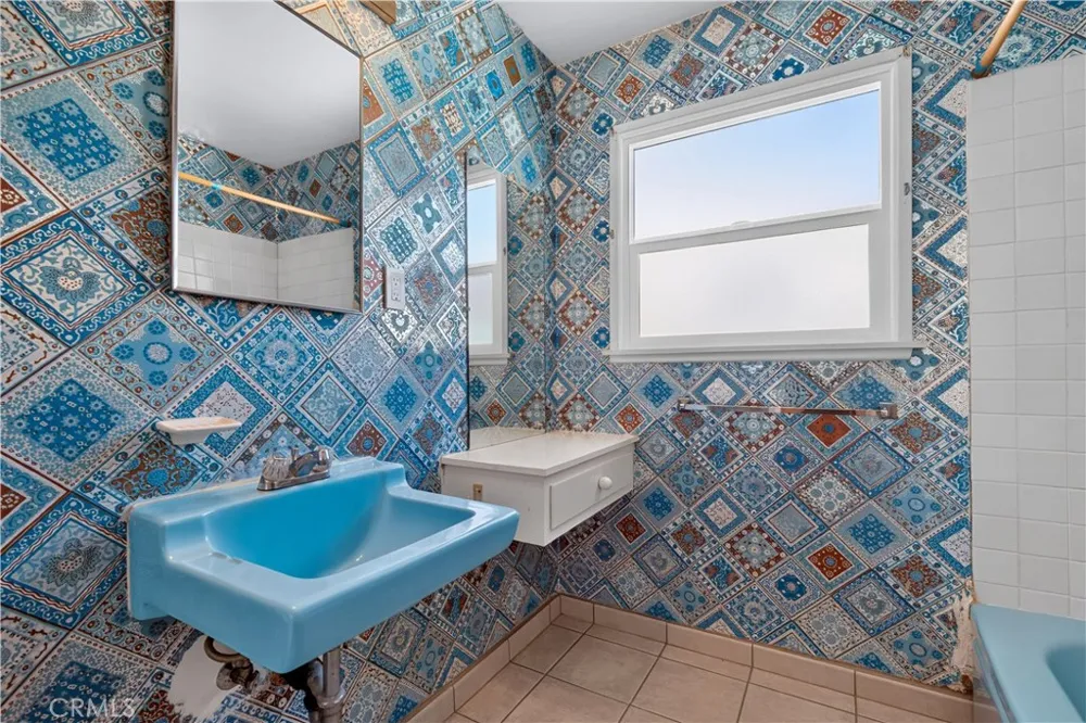 23032 Cohasset Street West Hills, CA 91307