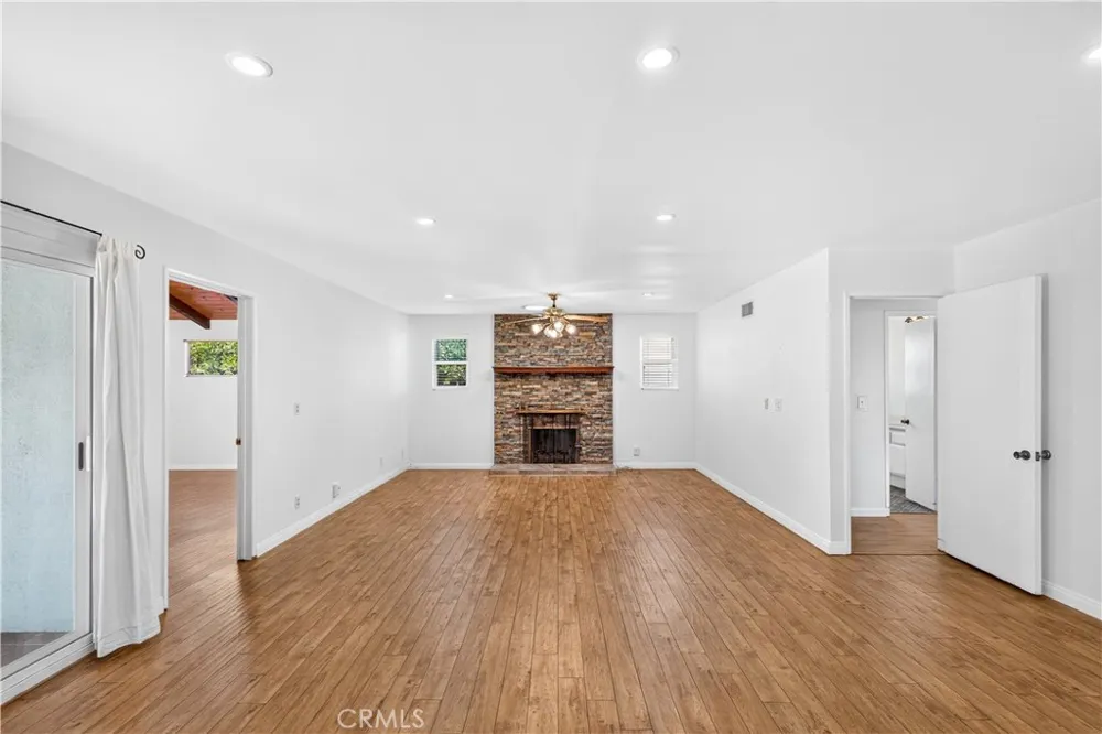 23032 Cohasset Street West Hills, CA 91307