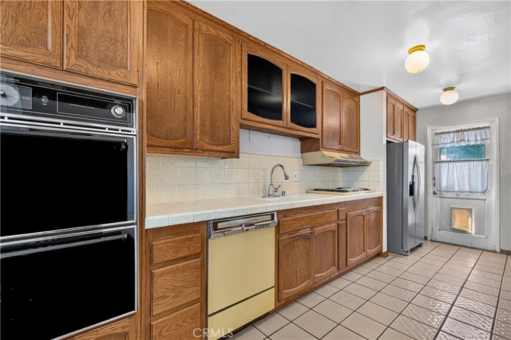 23032 Cohasset Street West Hills, CA 91307