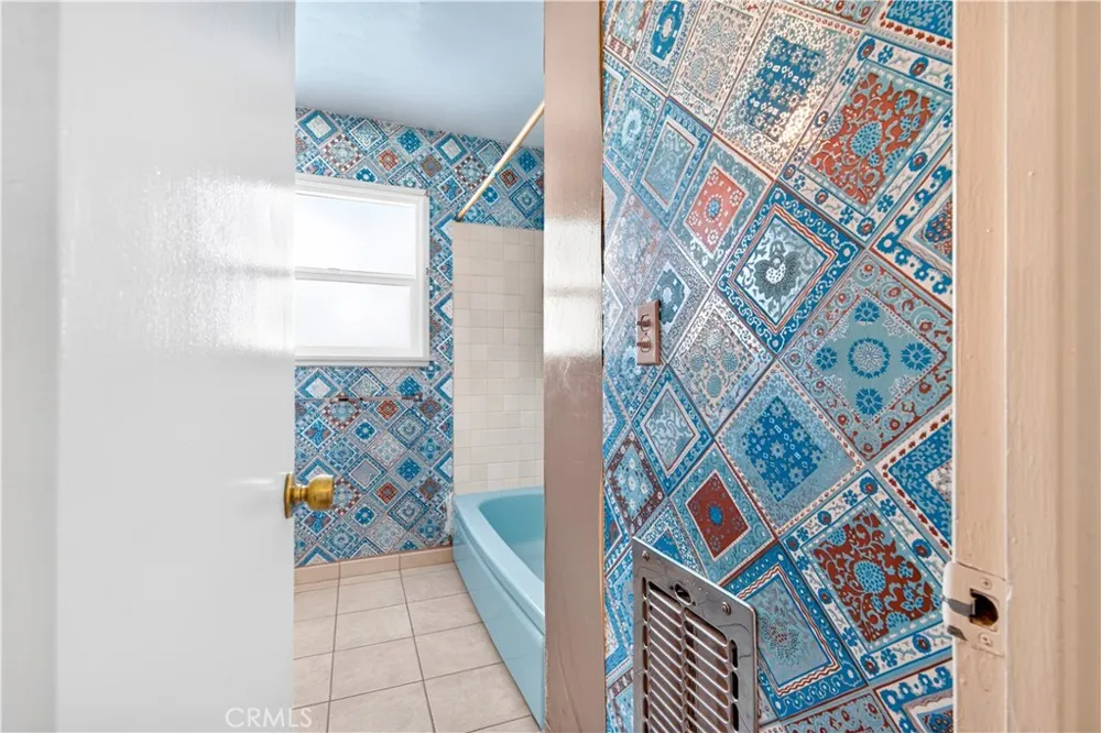 23032 Cohasset Street West Hills, CA 91307