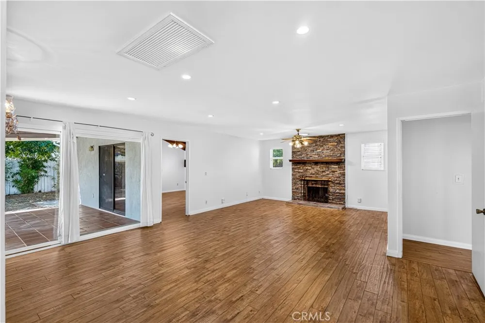 23032 Cohasset Street West Hills, CA 91307