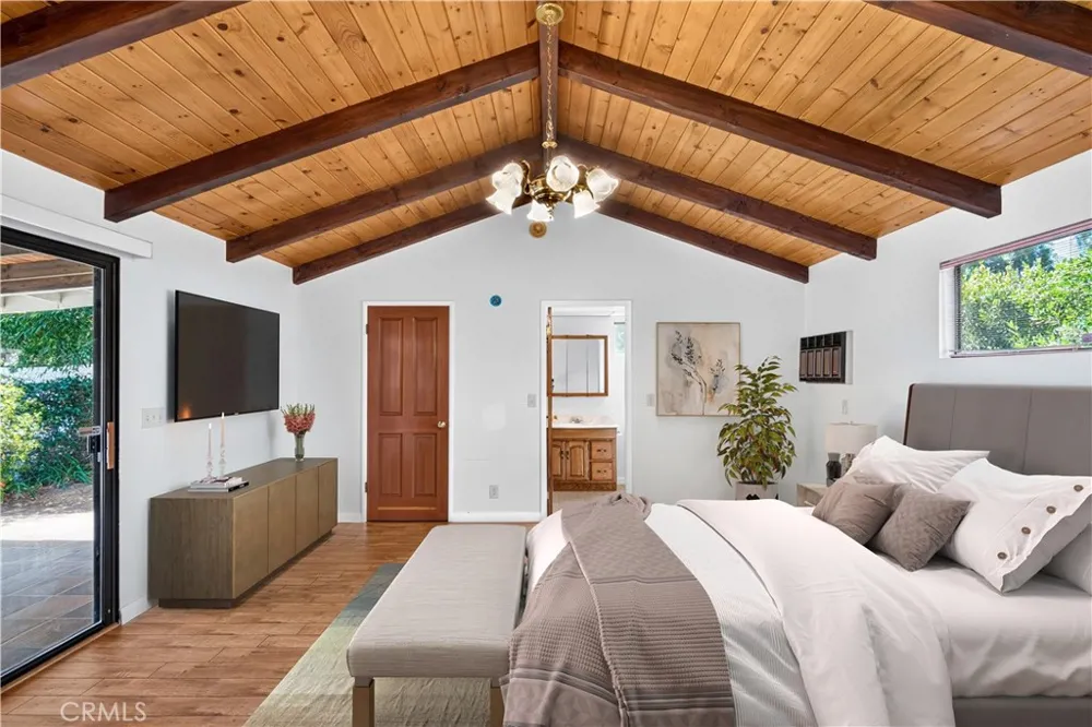 23032 Cohasset Street West Hills, CA 91307
