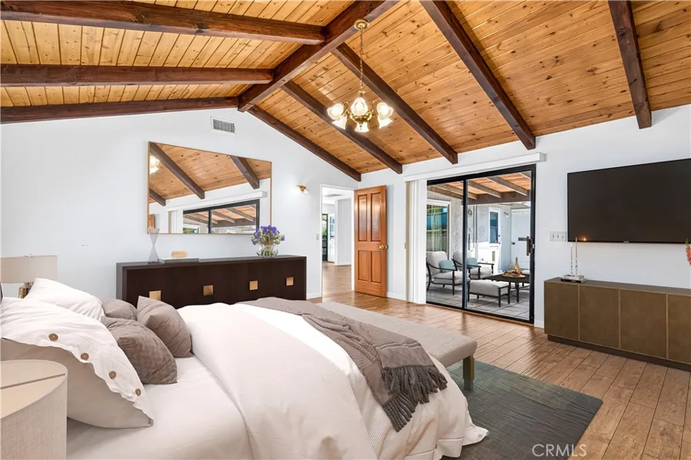 23032 Cohasset Street West Hills, CA 91307