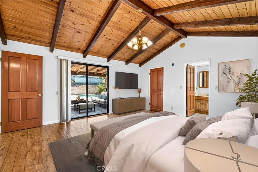 23032 Cohasset Street West Hills, CA 91307