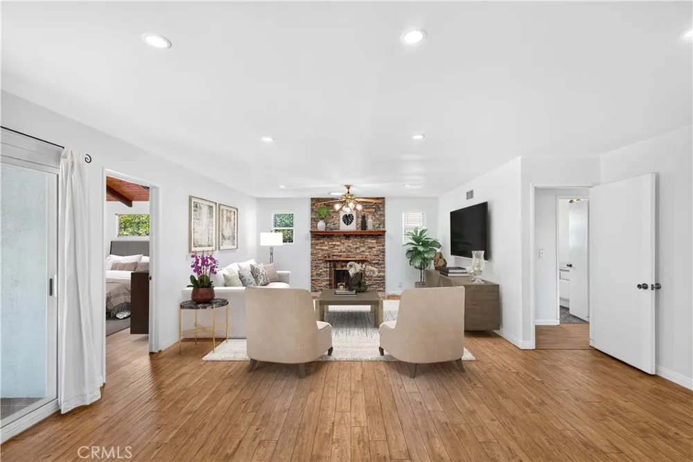 23032 Cohasset Street West Hills, CA 91307