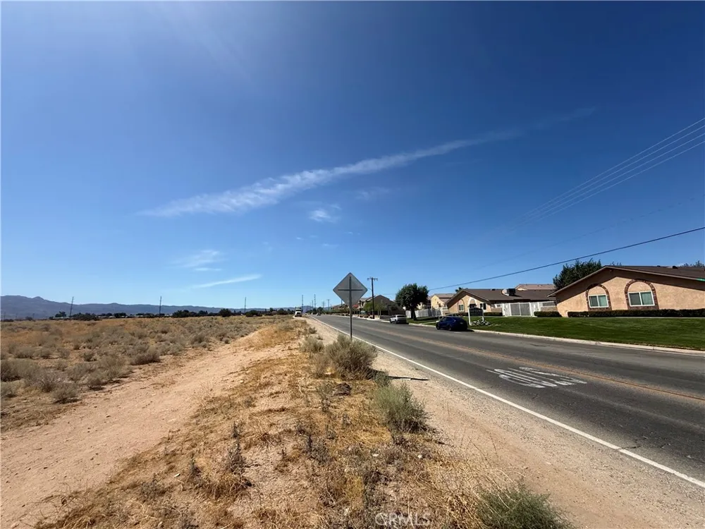 8859 E Hesperia, CA 92345