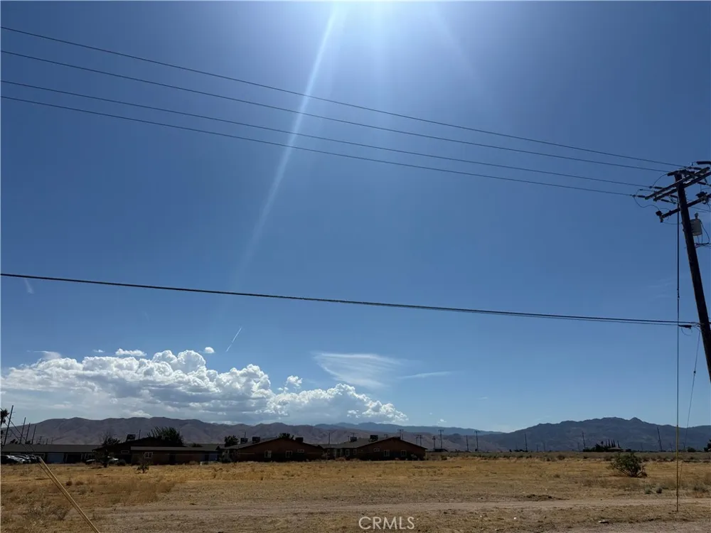 8859 E Hesperia, CA 92345
