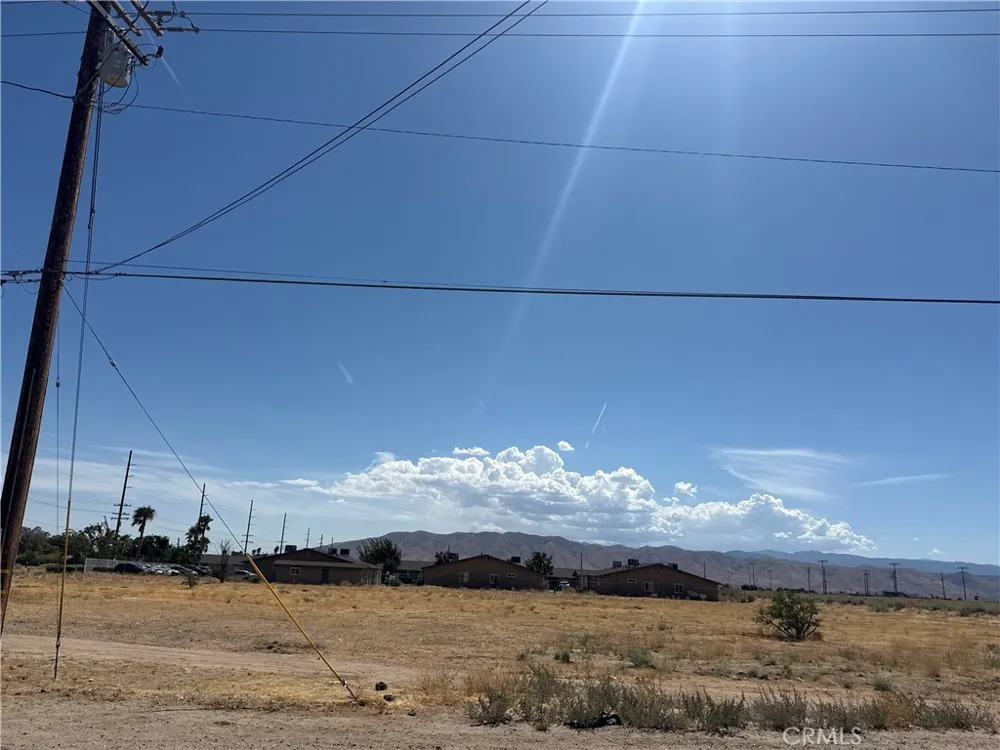 8859 E Hesperia, CA 92345