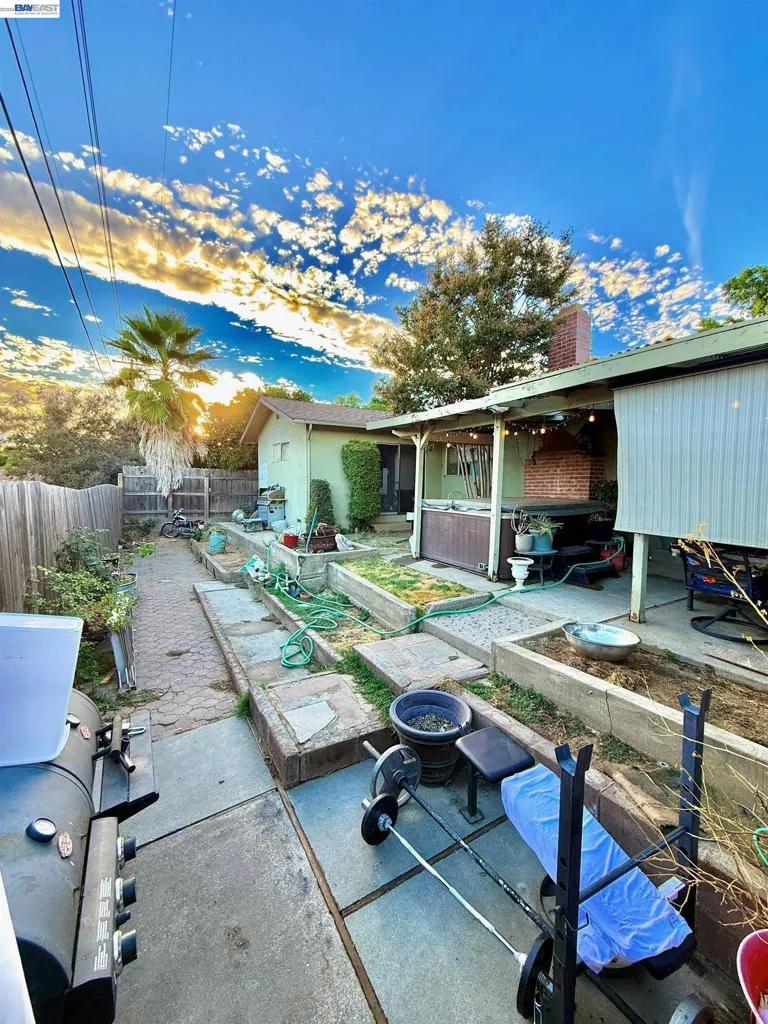 5814 Hemlock St Sacramento, CA 95841
