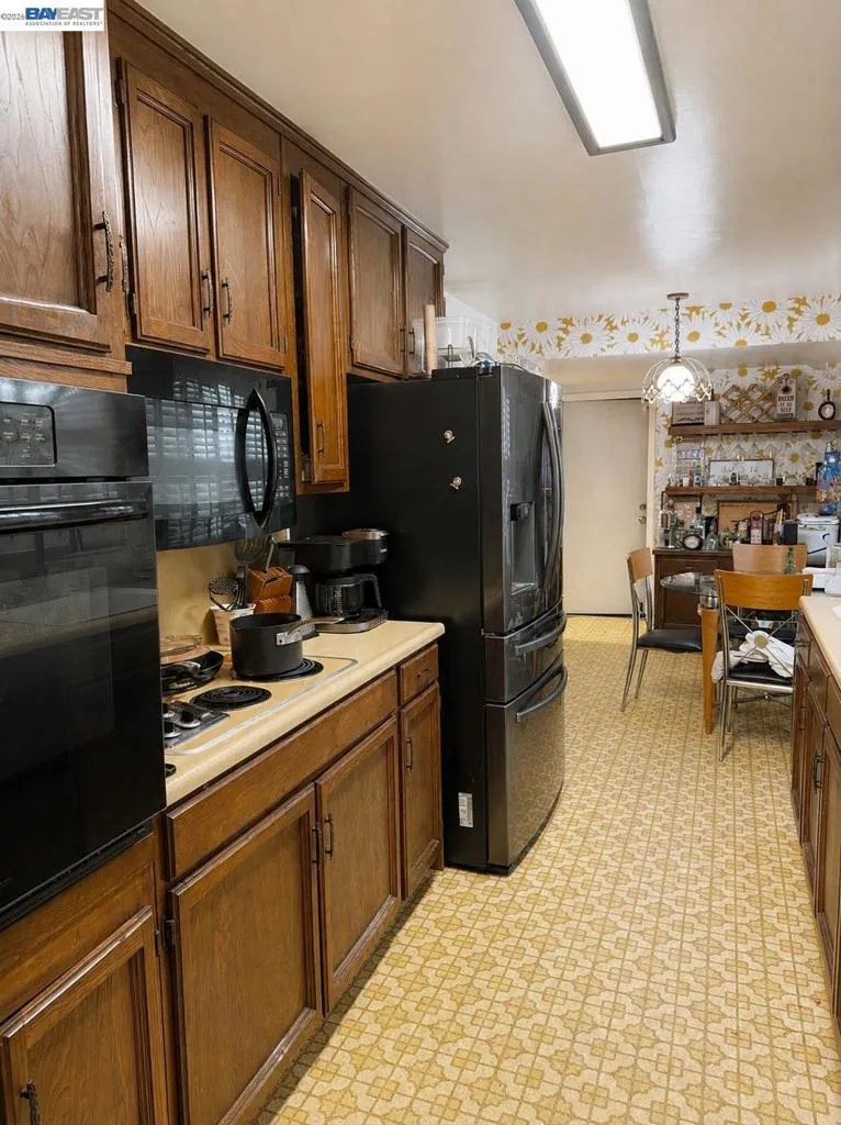 5814 Hemlock St Sacramento, CA 95841