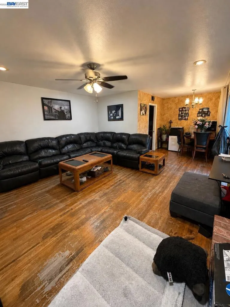 5814 Hemlock St Sacramento, CA 95841