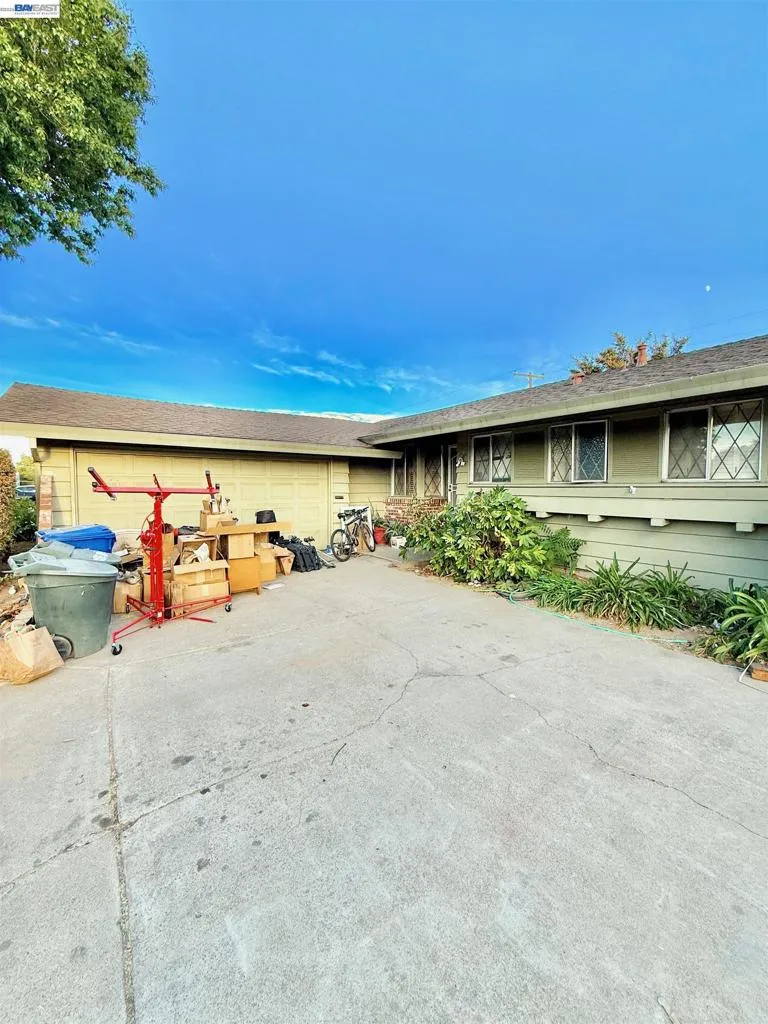 5814 Hemlock St Sacramento, CA 95841