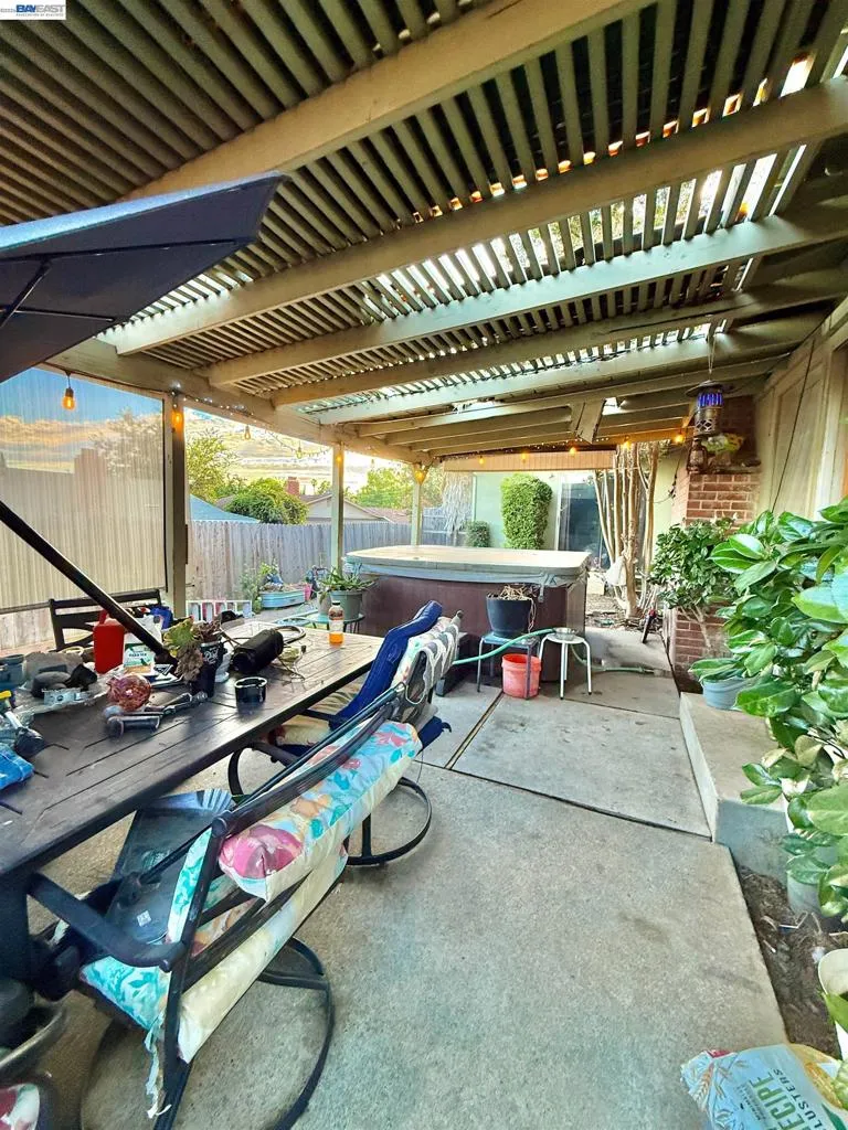 5814 Hemlock St Sacramento, CA 95841