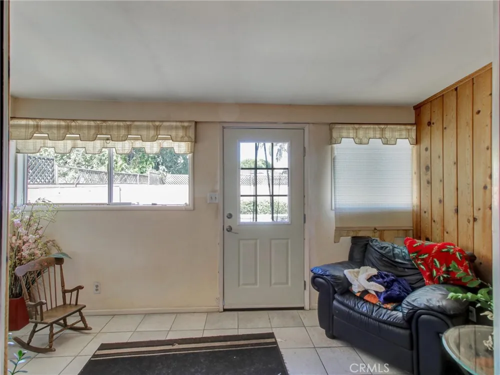 6928 Tobias Avenue Van Nuys, CA 91405