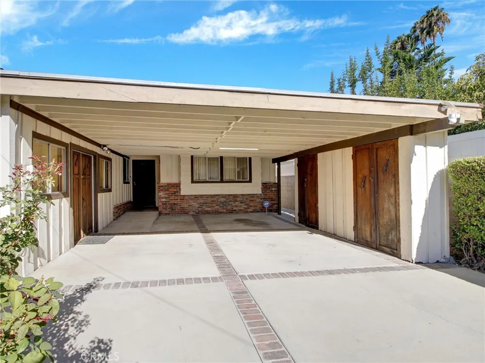 6928 Tobias Avenue Van Nuys, CA 91405