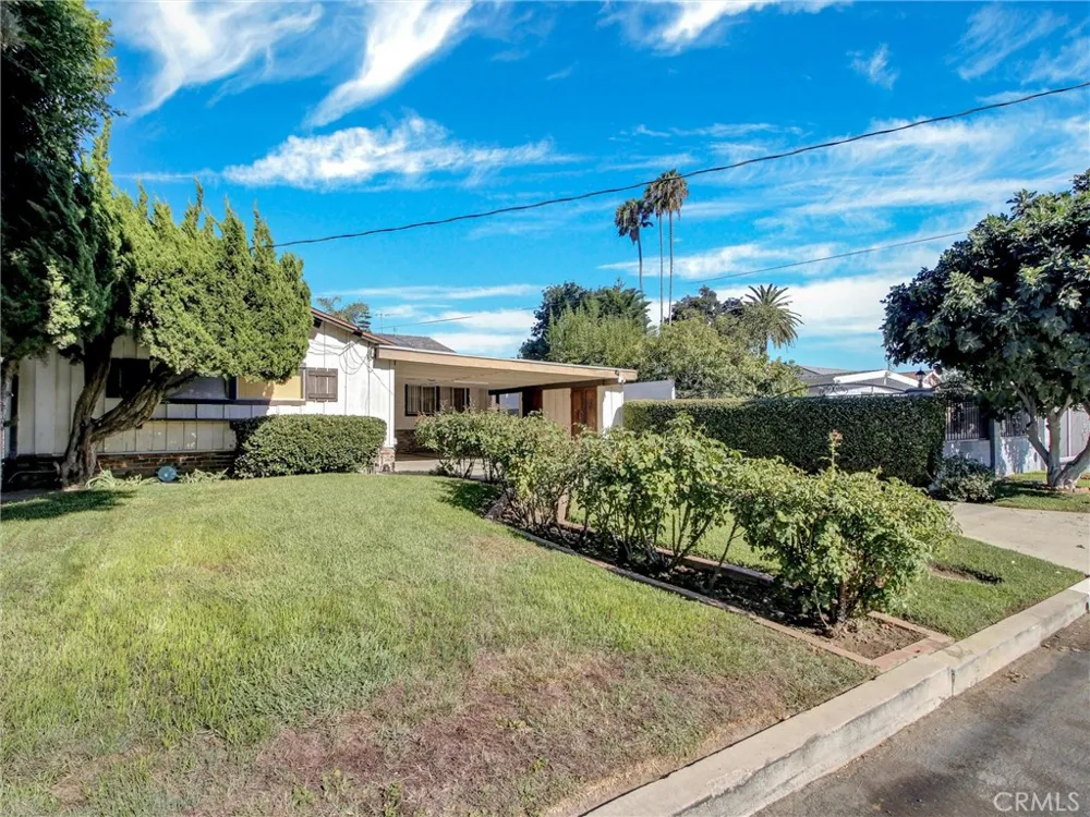 6928 Tobias Avenue Van Nuys, CA 91405