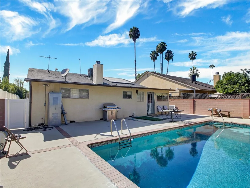 6928 Tobias Avenue Van Nuys, CA 91405