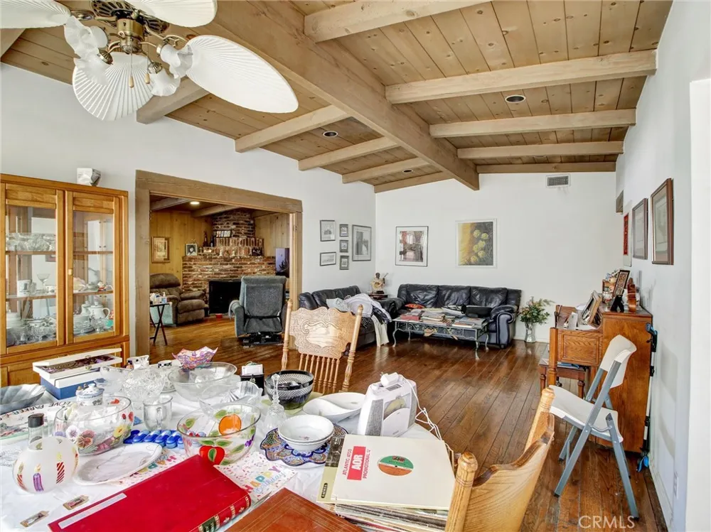 6928 Tobias Avenue Van Nuys, CA 91405