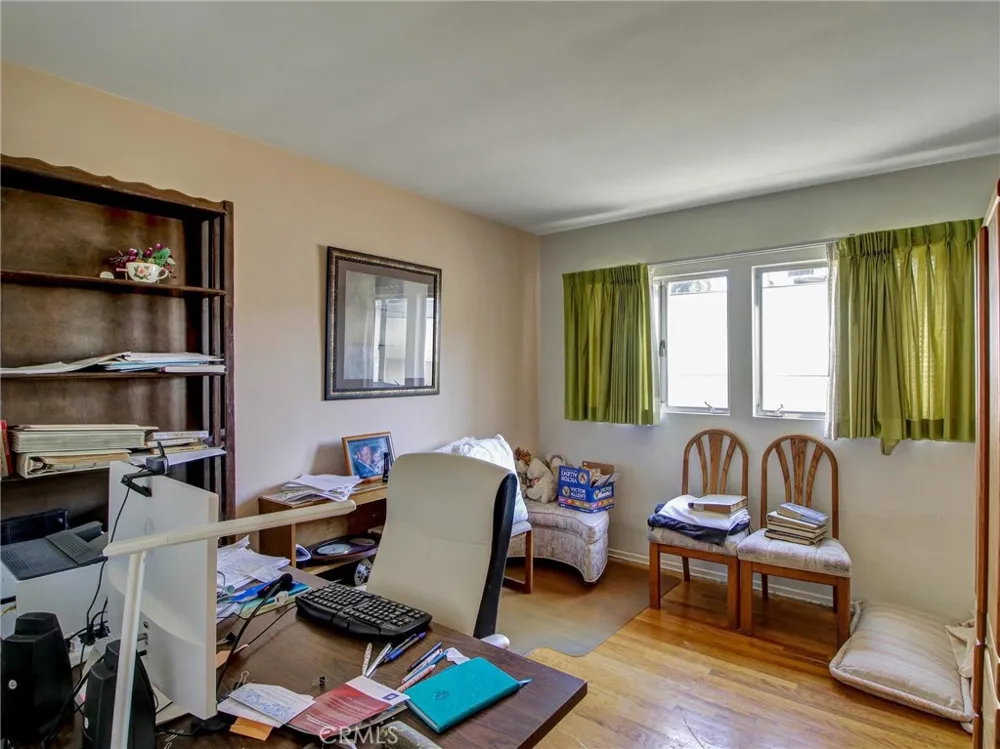 6928 Tobias Avenue Van Nuys, CA 91405
