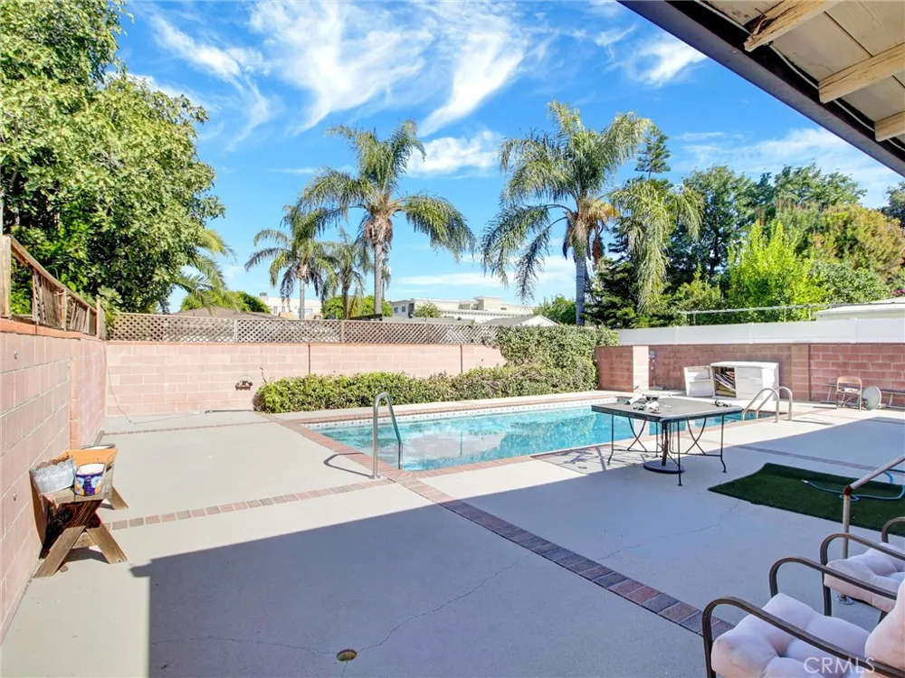 6928 Tobias Avenue Van Nuys, CA 91405