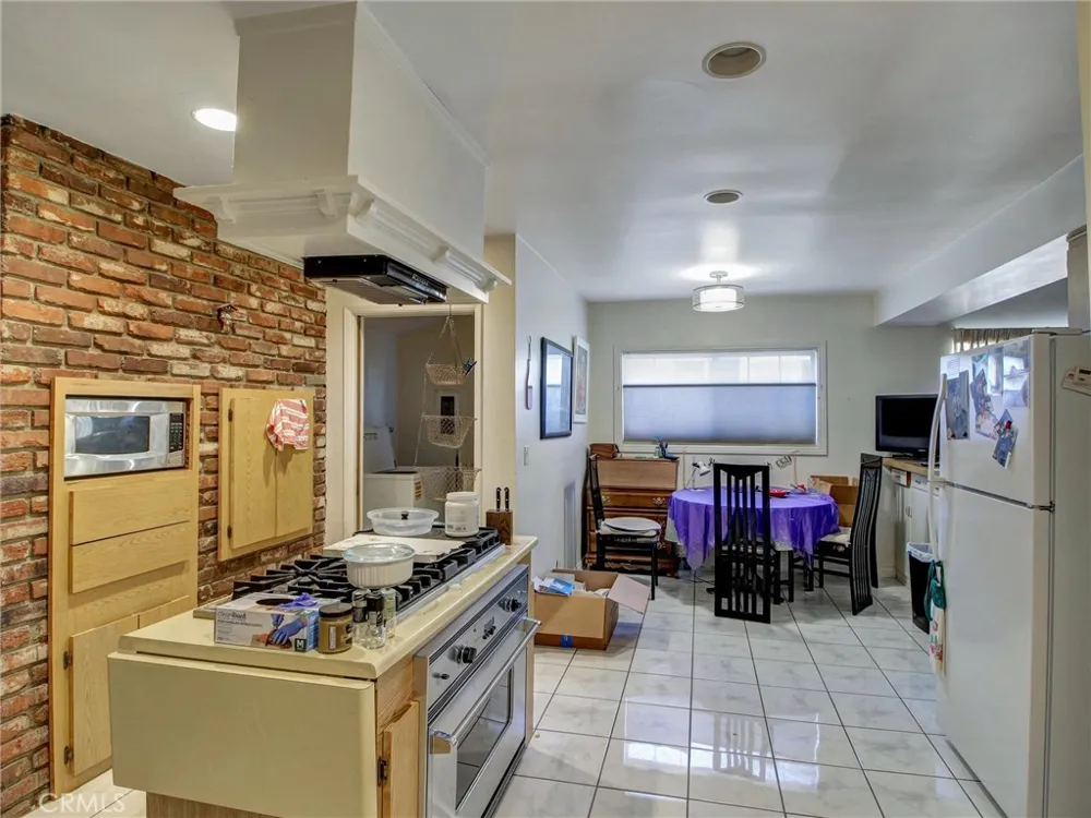 6928 Tobias Avenue Van Nuys, CA 91405