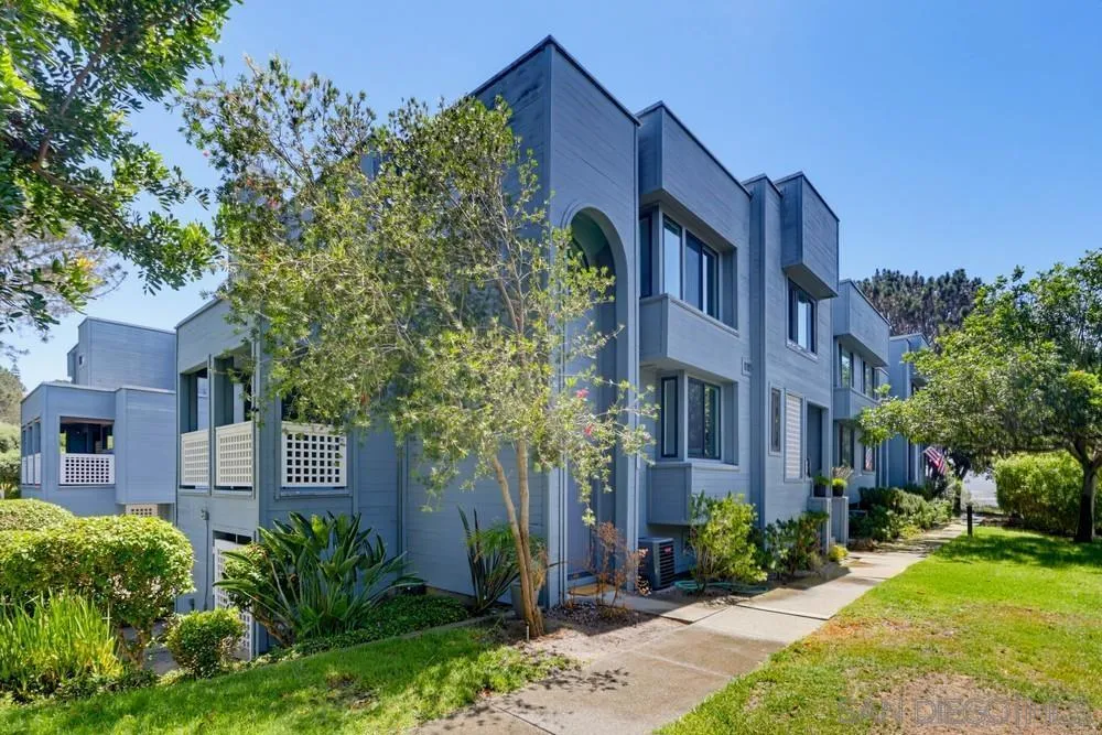 857 America Way Del Mar, CA 92014