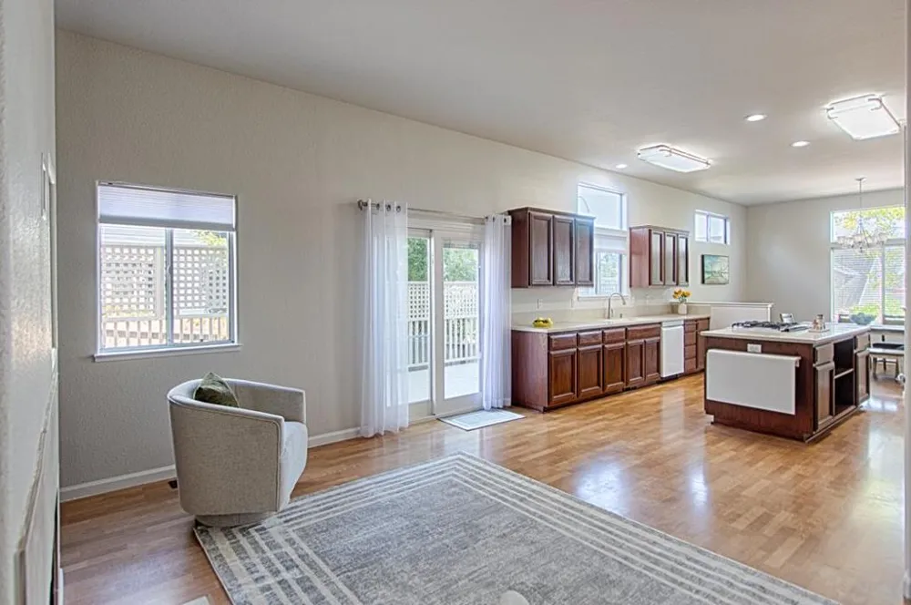 73 Firethorne Way Watsonville, CA 95076