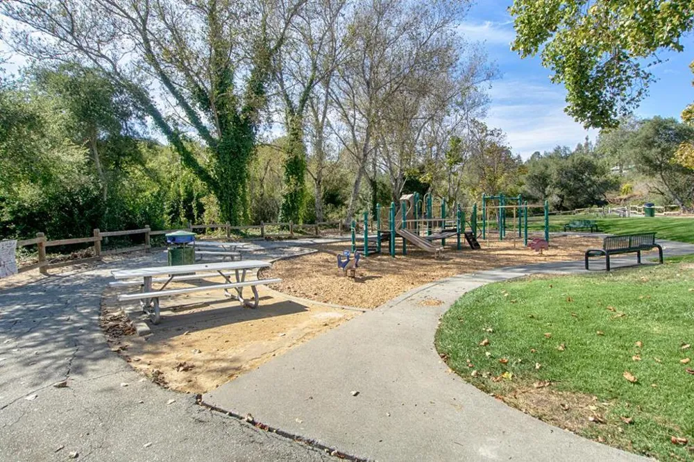 73 Firethorne Way Watsonville, CA 95076