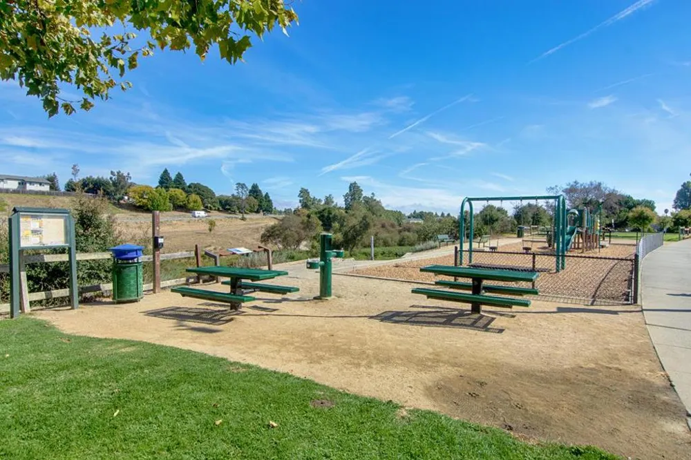 73 Firethorne Way Watsonville, CA 95076
