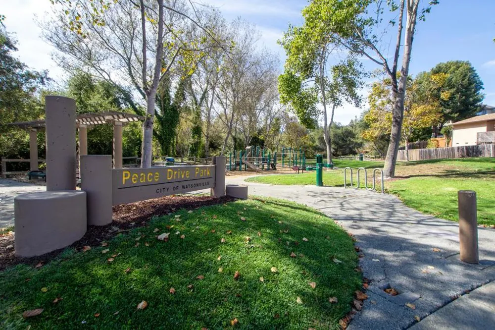 73 Firethorne Way Watsonville, CA 95076