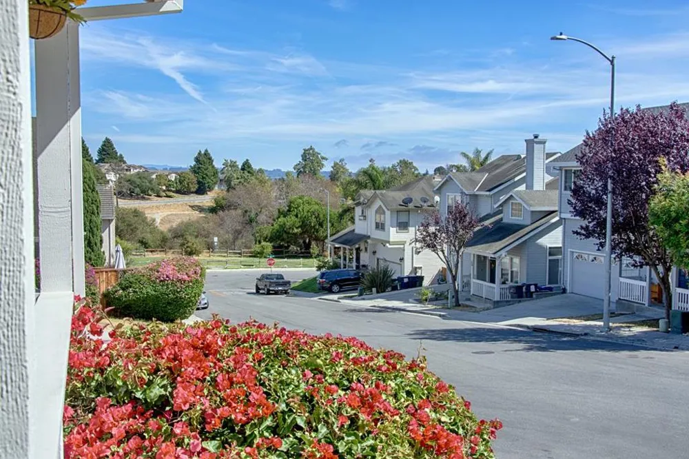 73 Firethorne Way Watsonville, CA 95076