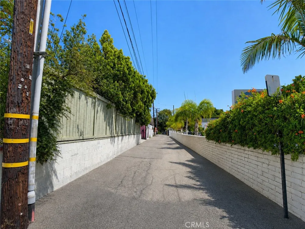 1147 24th Santa Monica, CA 90403