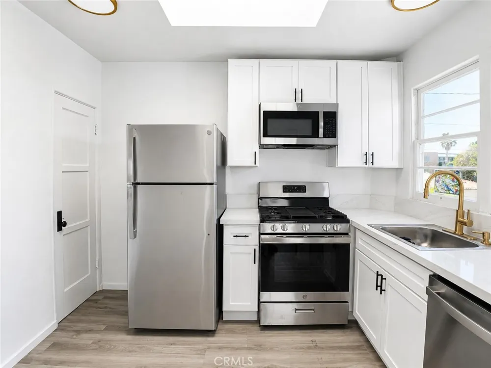 1147 24th Santa Monica, CA 90403