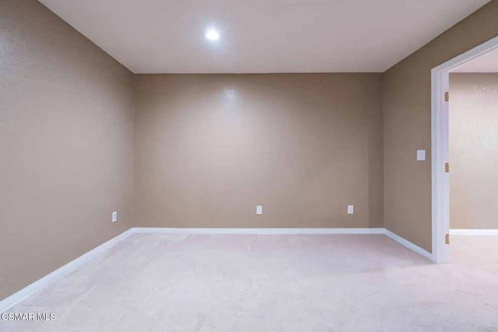 1043 Waltham Road #E Simi Valley, CA 93065