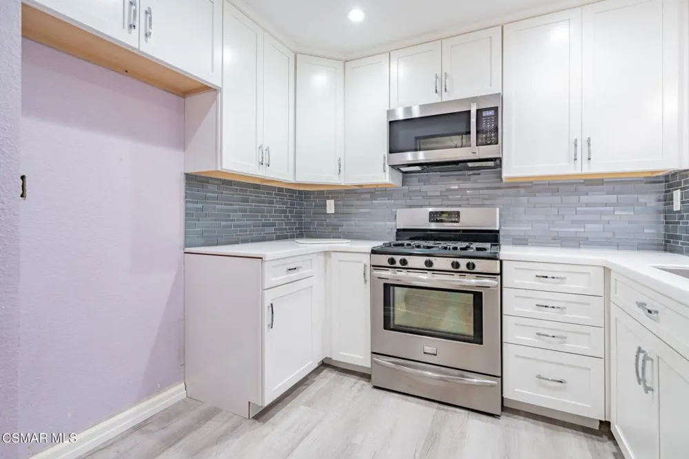 1043 Waltham Road #E Simi Valley, CA 93065