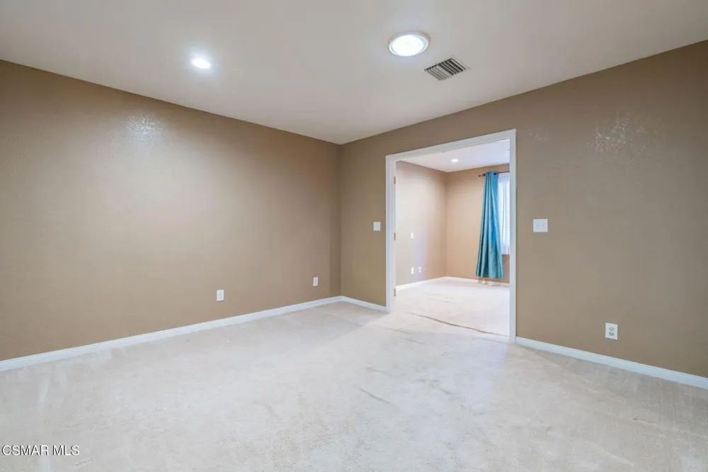 1043 Waltham Road #E Simi Valley, CA 93065