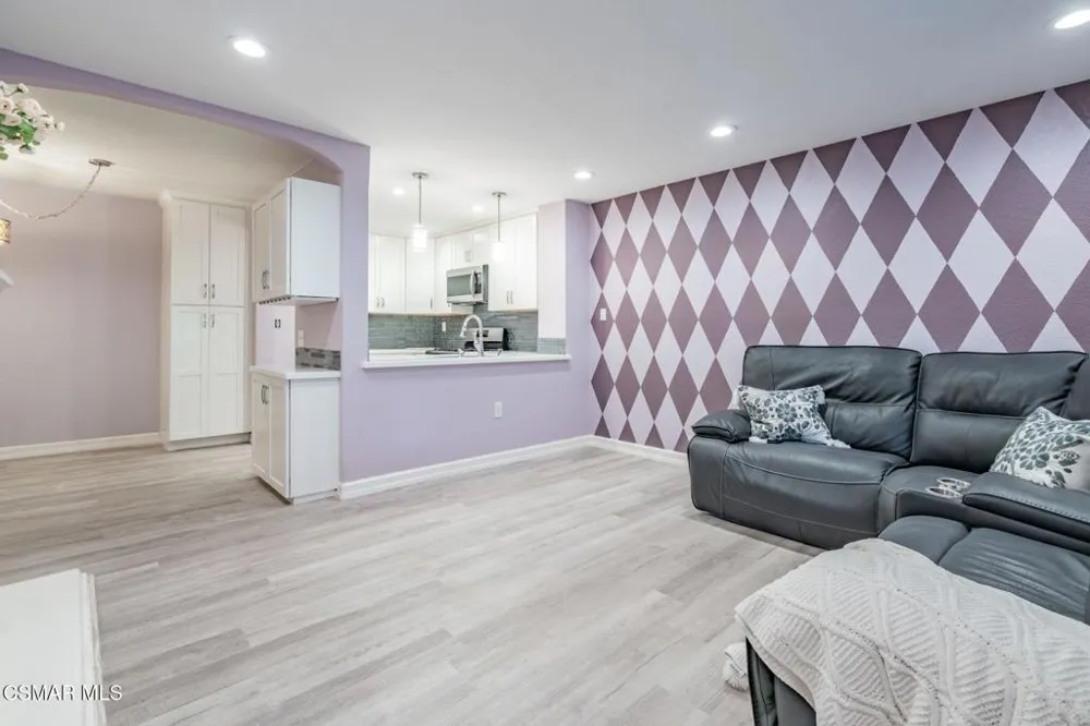 1043 Waltham Road #E Simi Valley, CA 93065