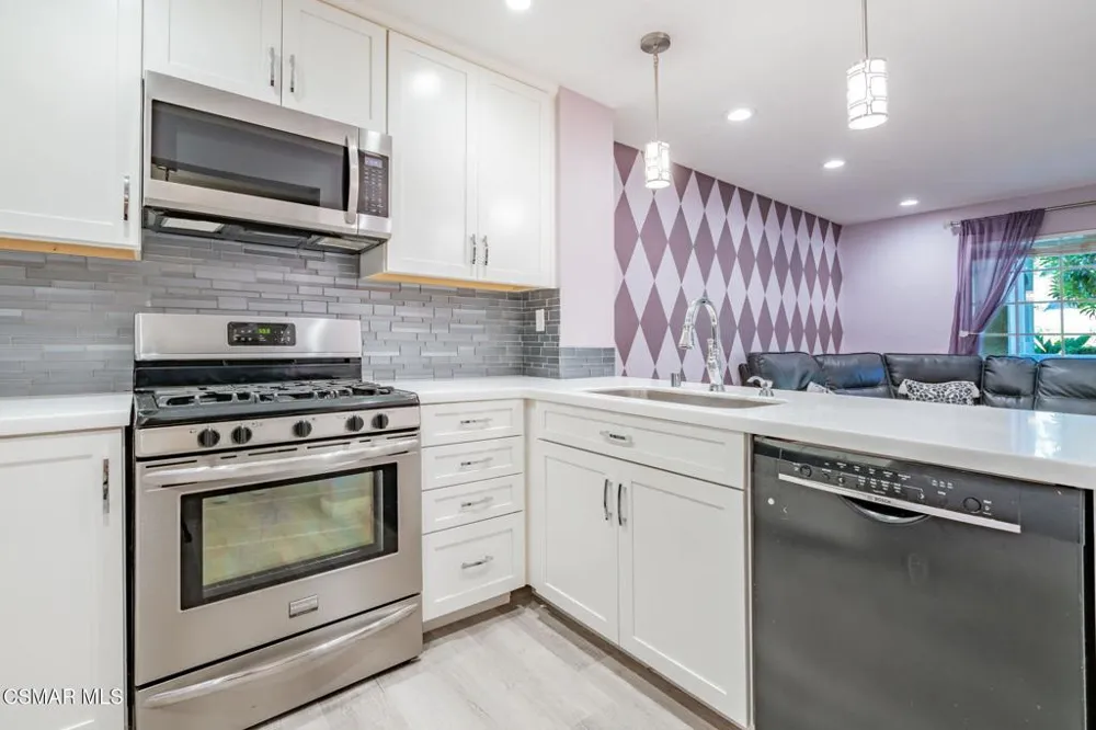 1043 Waltham Road #E Simi Valley, CA 93065