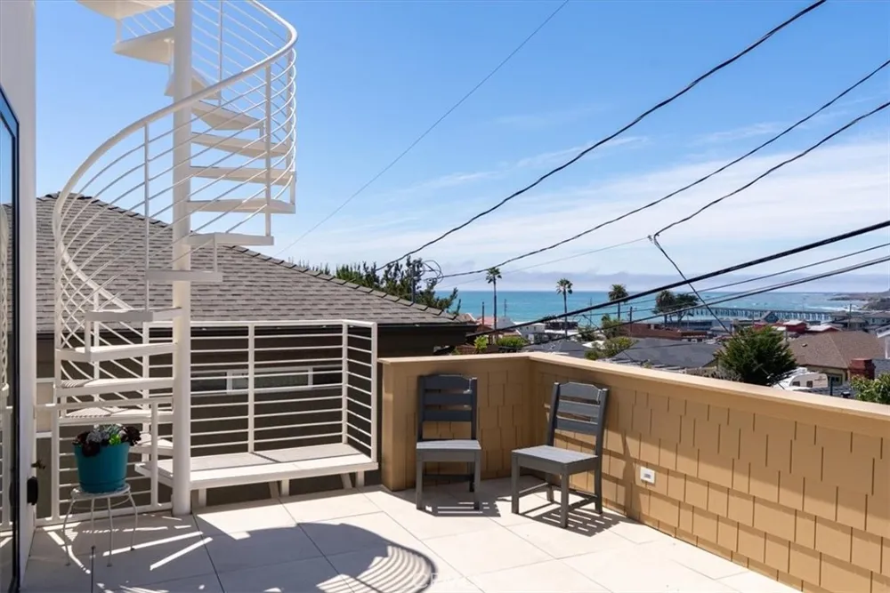 183 H Street Cayucos, CA 93430