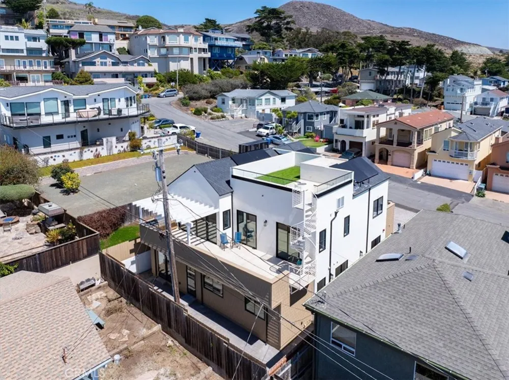 183 H Street Cayucos, CA 93430